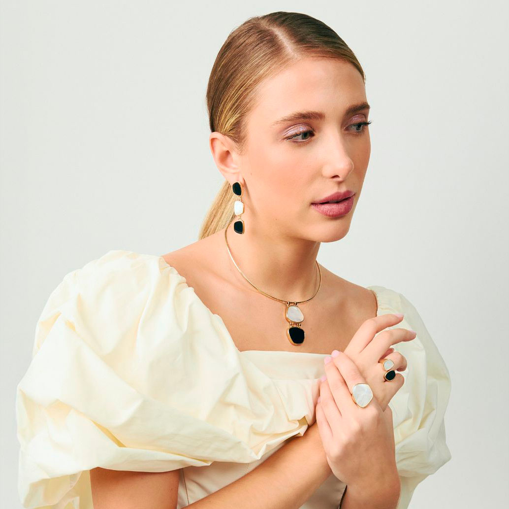 Pendientes Durán Exquse Charlot de plata dorada con madreperla y ágata negra 00512905