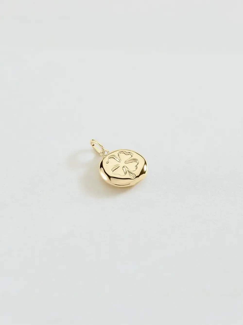 Colgante AGATHA PARIS TALISMANS medalla trébol dorado 02880066-157-TU