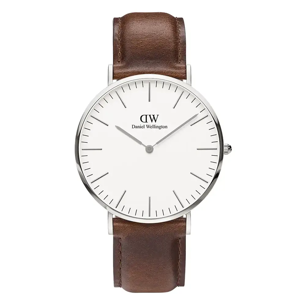 Reloj Daniel Wellington Classic St Mawes Silver con correa de cuero marrón y caja plateada DW00100021
